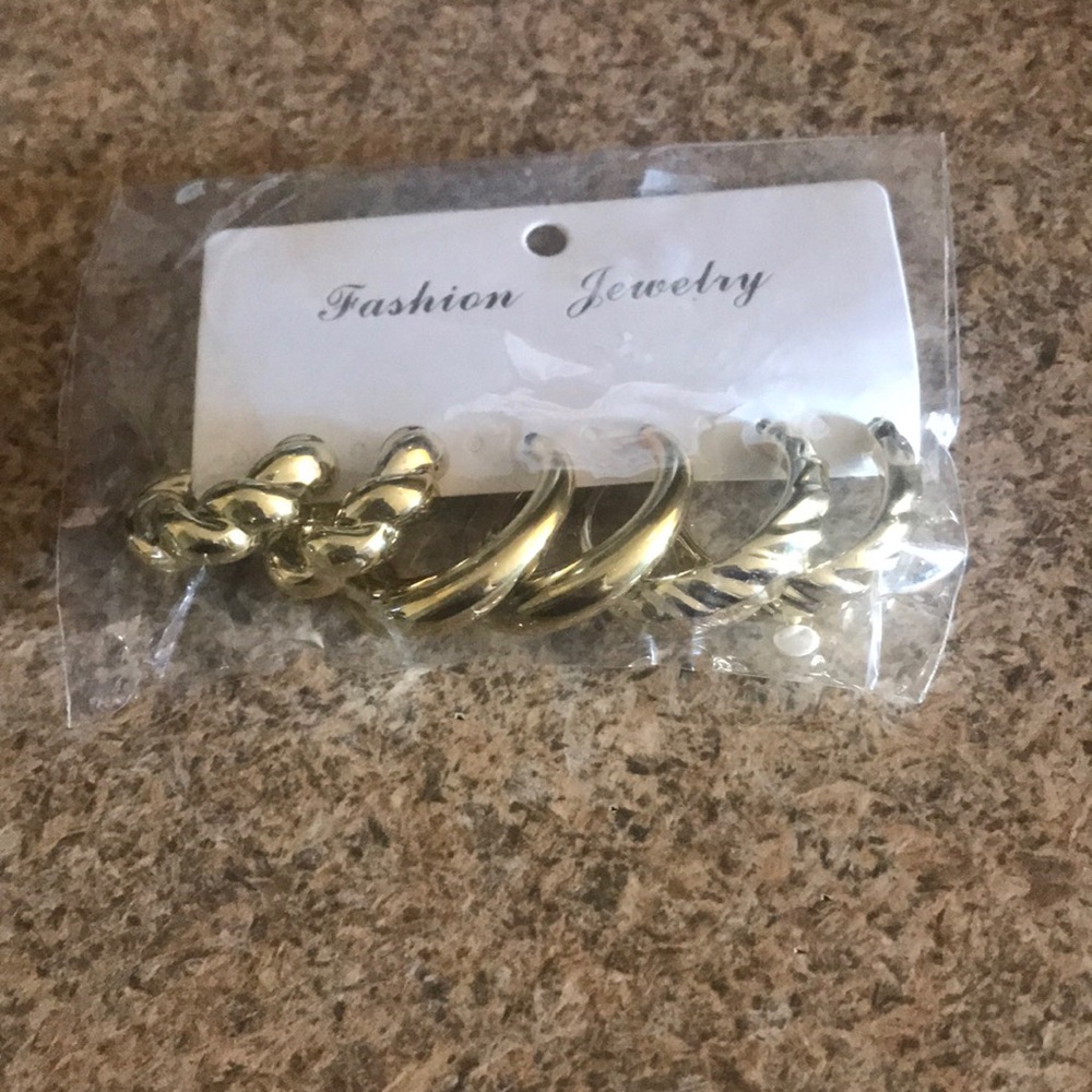 3 piece earrings (gold)